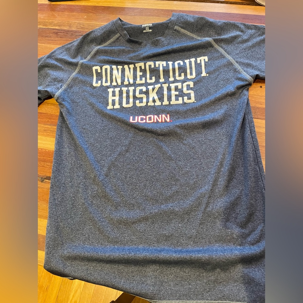 March madness CT Huskies UCONN T-shirt